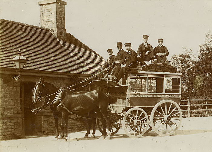Horse bus at Bampton station in 1908