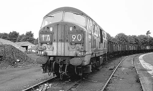 D6326 in Witney goods yard