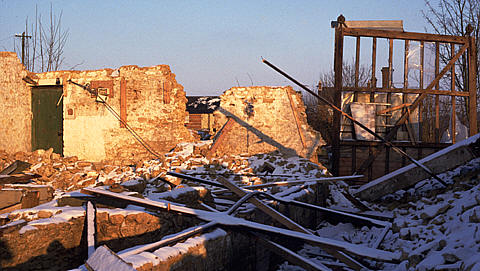 Eynsham goods shed demolition