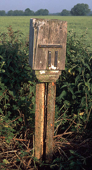 Milepost near Kelmscott & Langford