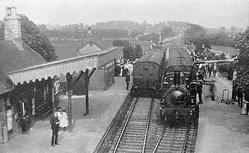 Metro tank at Witney