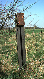 Gradient post near Cassington