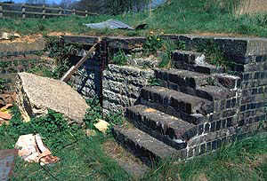 Steps & end loading bay at Witney