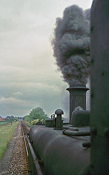 7404 & 7412 departing from Cassington Halt